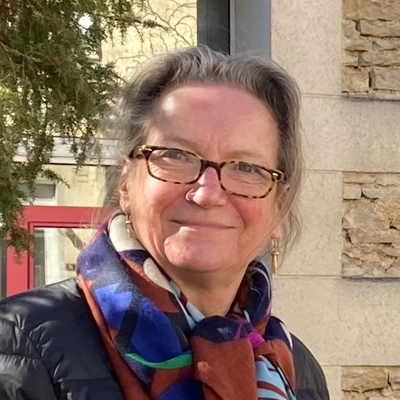 Geneviève Mayeux, pharmacienne de village