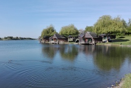 Chalets pieds dans l'eau 